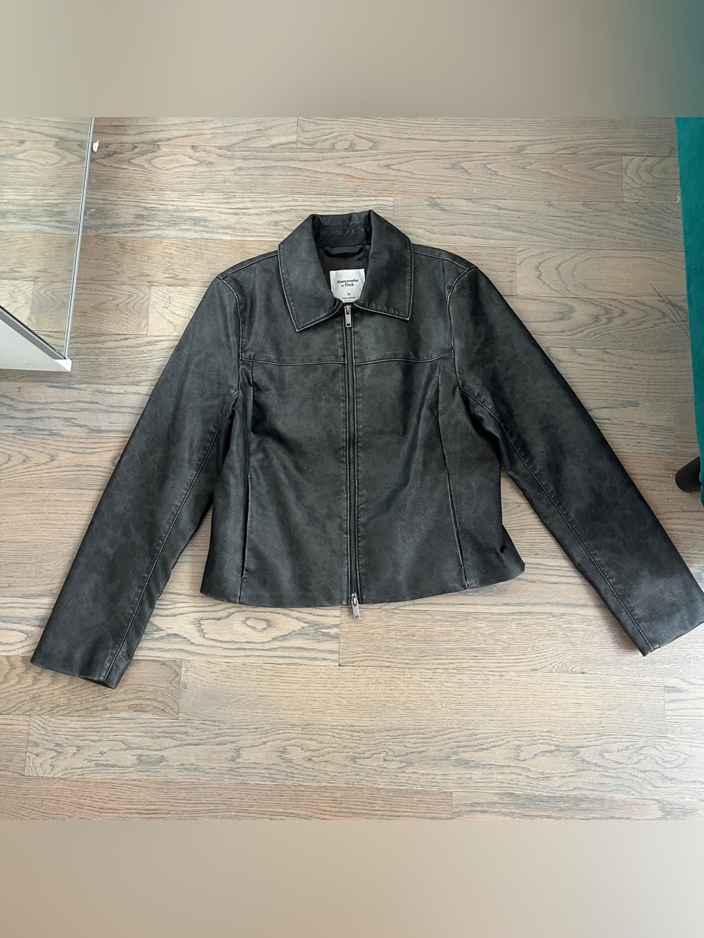 Abercrombie and fitch slim fit vegan leather jacket - Picture 4 of 8